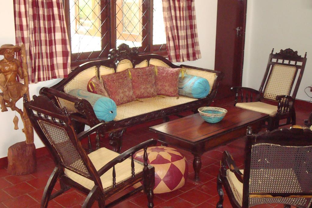 Blue Seas Guest House Dehiwala-Mont Lavinia Extérieur photo