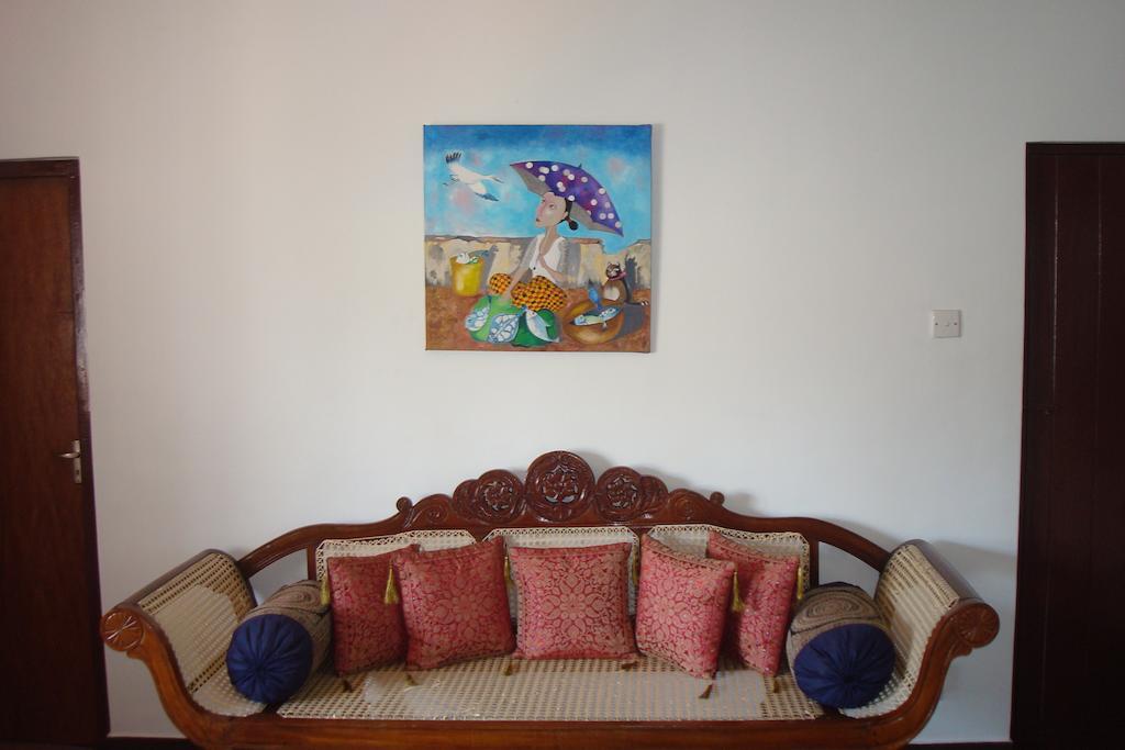 Blue Seas Guest House Dehiwala-Mont Lavinia Extérieur photo